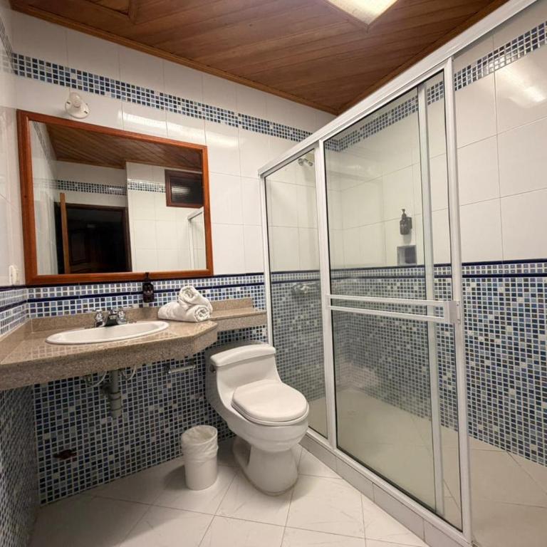 Hotel Capital Inn San Jose - Habitación Doble con balcón - 2 camas - 19