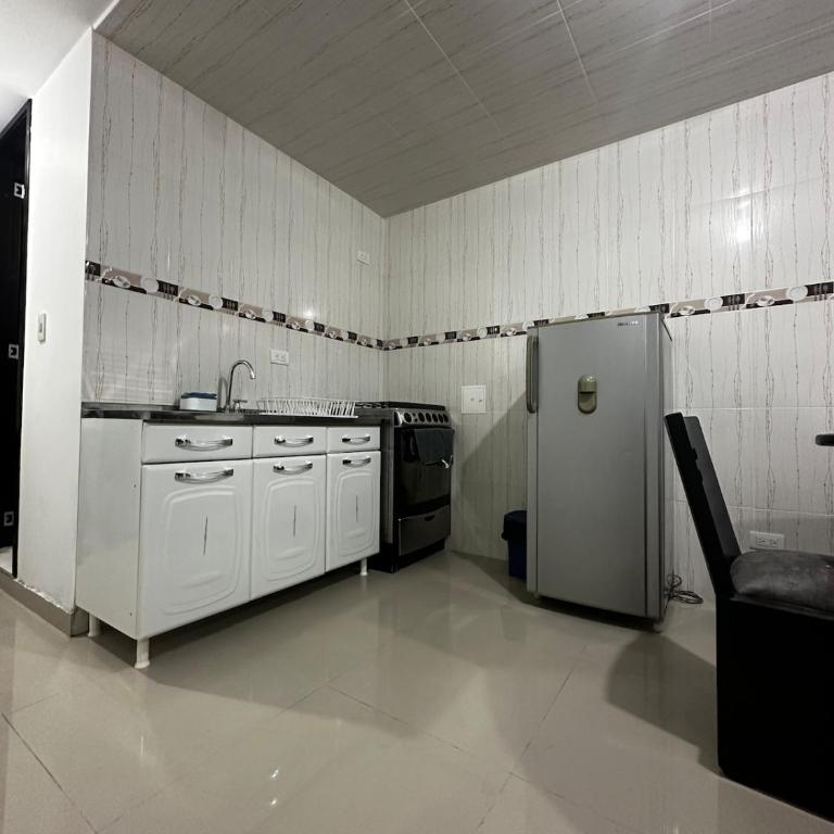 Apartamento cerca al aeropuerto y zonas de interés - Apartamento de 1 dormitorio - 6