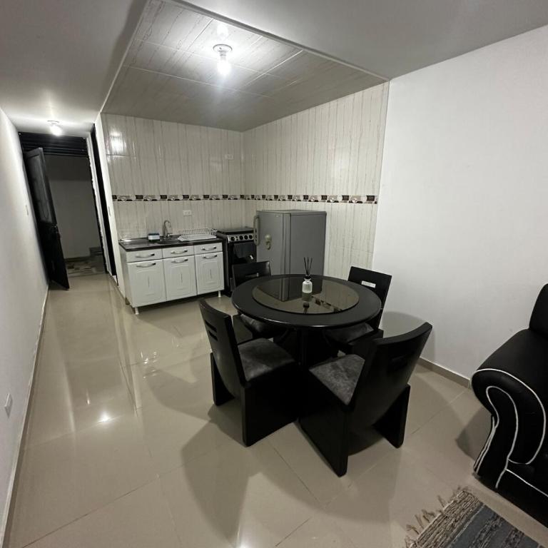 Apartamento cerca al aeropuerto y zonas de interés - Apartamento de 1 dormitorio - 9