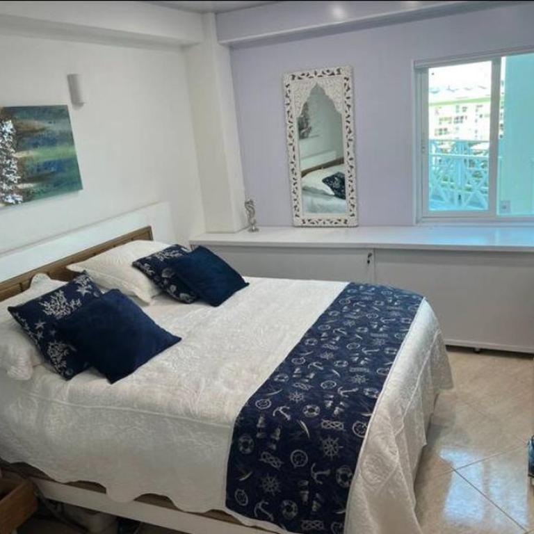 Deluxe Apts pasos de la playa - Apartamento de 3 dormitorios con vistas al océano - 3