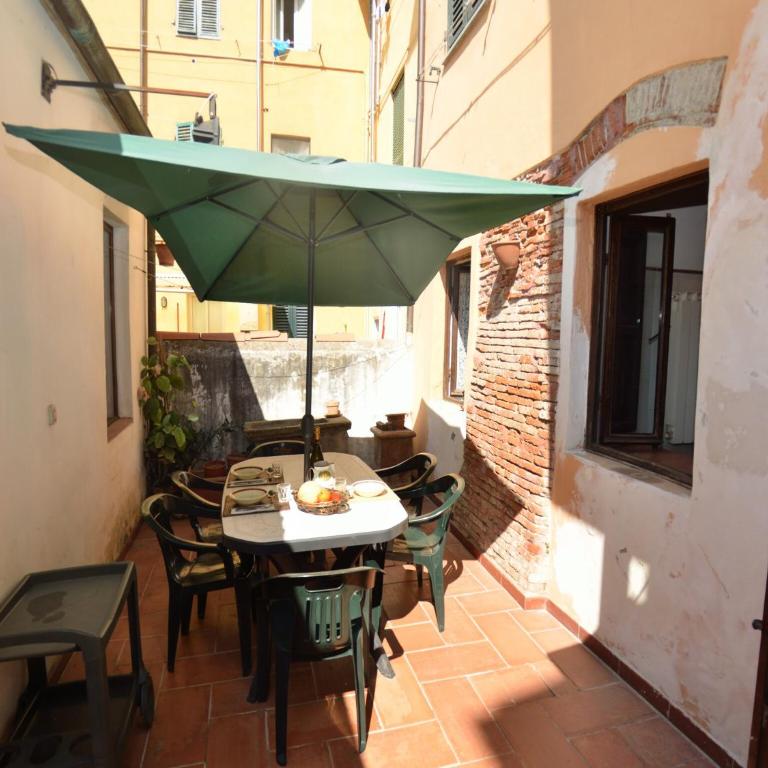 Lucca Central Garden Cottage - Casa Vacanze con 2 Camere da Letto - 4