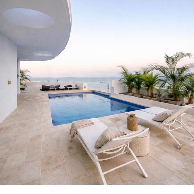 Brand new Oceanview 3 bedroom with Private Jacuzzi - Three-Bedroom Apartment with Balcony - 28