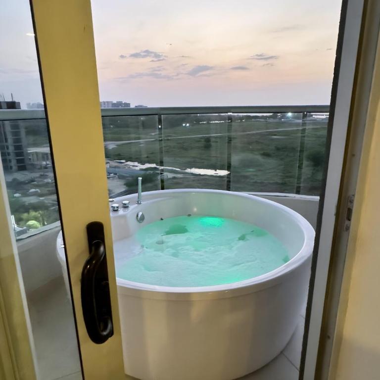 Brand new Oceanview 3 bedroom with Private Jacuzzi - Three-Bedroom Apartment with Balcony - 9