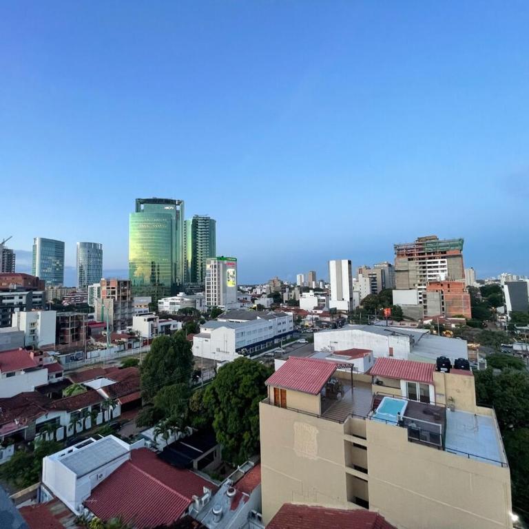 Amplio y moderno Studio con Balcony en Equipetrol - One-Bedroom Apartment - 21