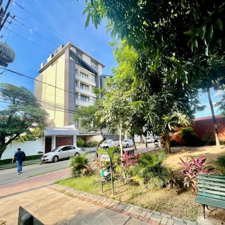 Amplio y moderno Studio con Balcony en Equipetrol - One-Bedroom Apartment - 22