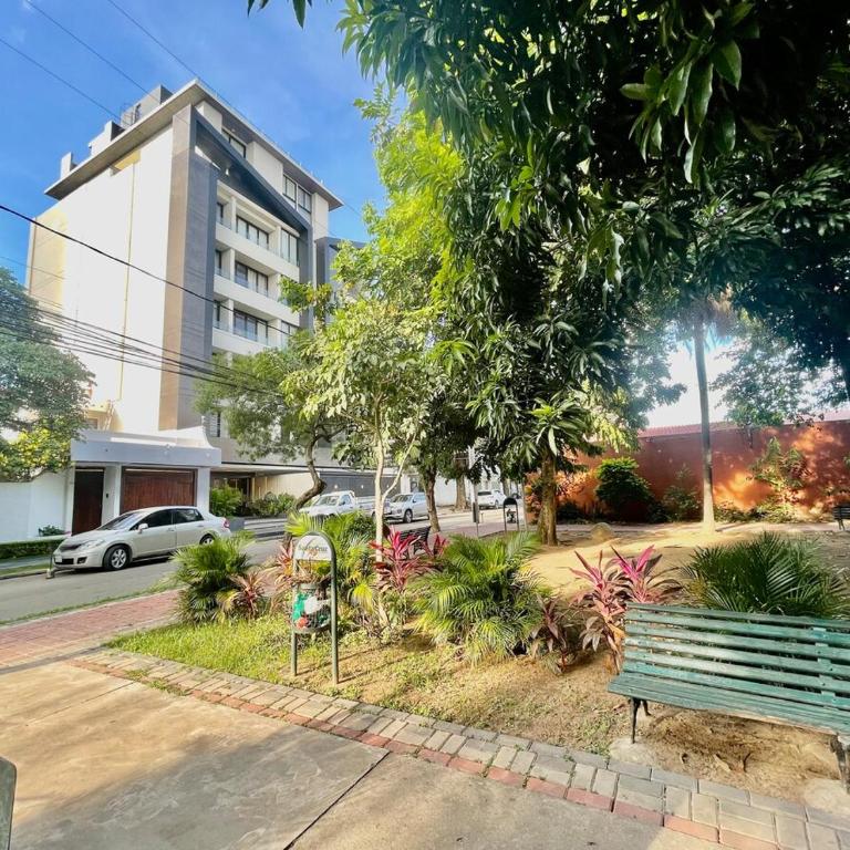 Amplio y moderno Studio con Balcony en Equipetrol - One-Bedroom Apartment - 42