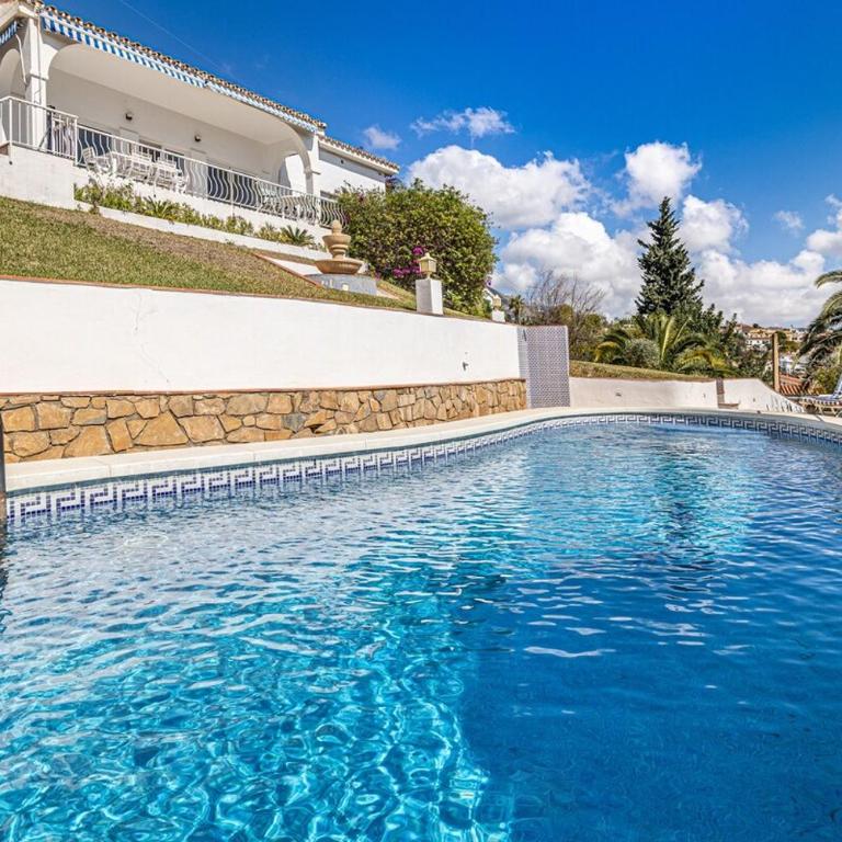 Villa con piscina en Fuengirola - Casa - 21