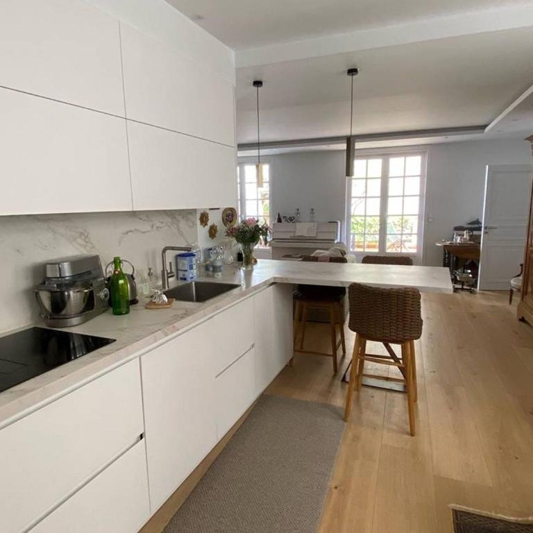Saint-Jean-de-Luz : Appartement avec Terrasse, 2 Ch. et Parking au Cœur Historique - FR-1-792-34 - Apartment - 4