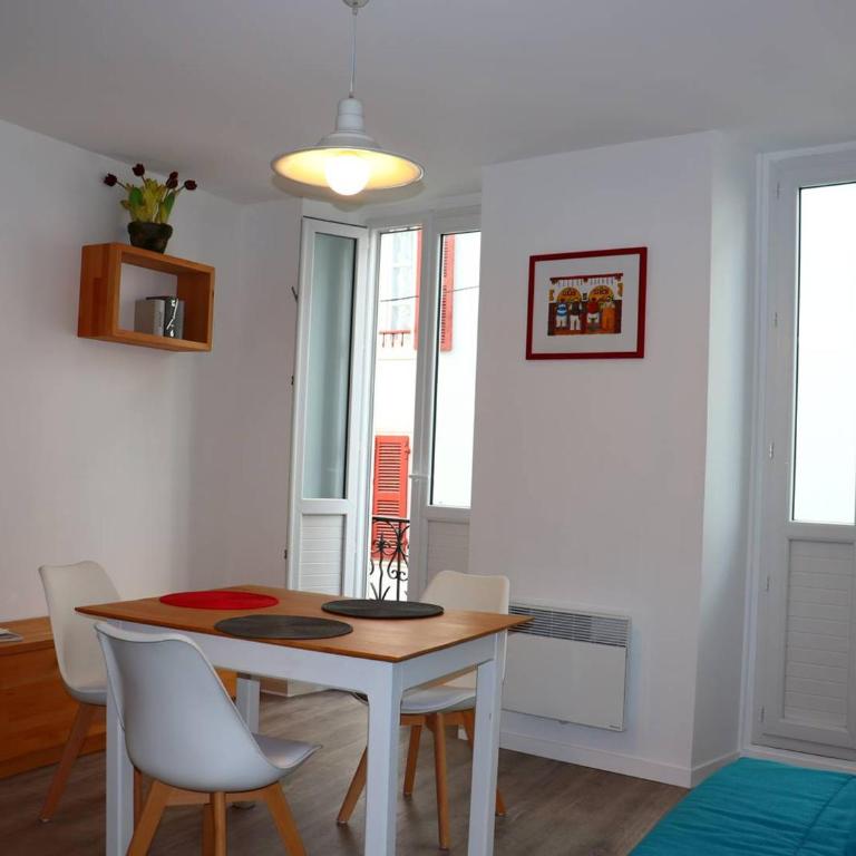 Appartement à Saint-Jean-de-Luz, Centre, Plage à Pied, 3 Étoiles, 2 Pièces - FR-1-792-30 - Appartement - 3