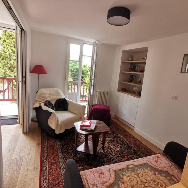 Appartement Rénové Hyper Centre St-Jean-de-Luz, 4 Pièces, 6 Couchages, Parking, 50m Plage - FR-1-792-31 - Maison de Vacances - 2