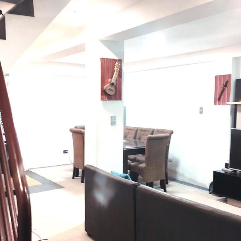 Alojamiento cerca al centro - Four-Room Apartment - 39