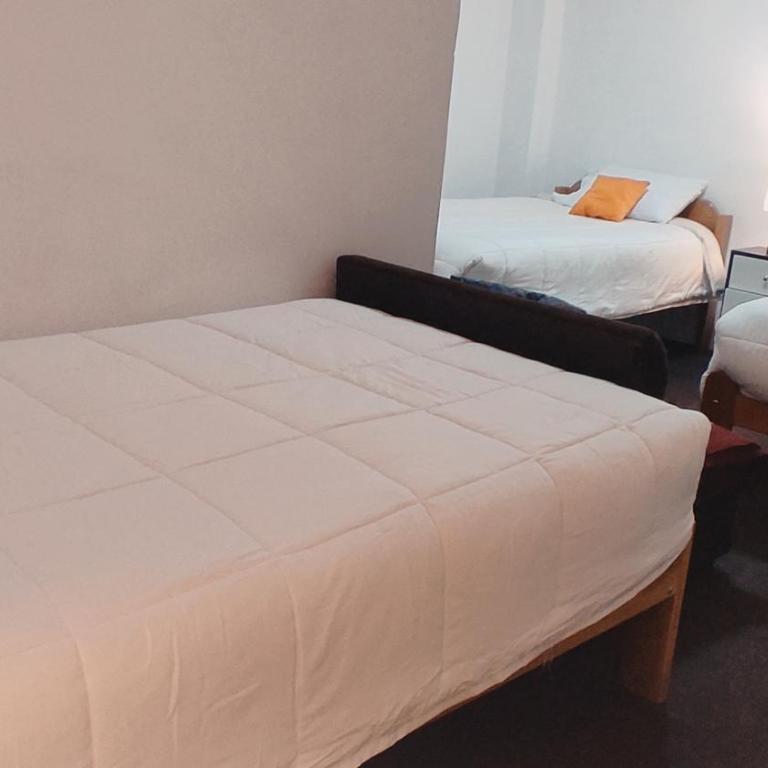 Alojamiento cerca al centro - Four-Room Apartment - 4