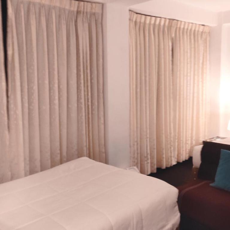 Alojamiento cerca al centro - Four-Room Apartment - 12