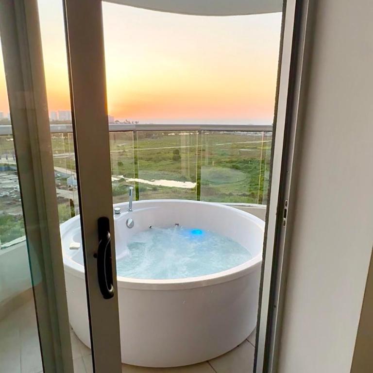 Brand new Oceanview 3 bedroom with Private Jacuzzi - Three-Bedroom Apartment with Balcony - 7