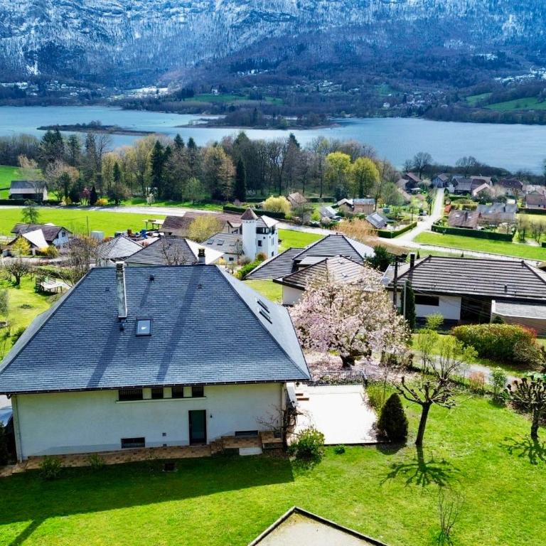 Belle villa sur les coteaux du Lac d'Aiguebelette! - Villa - 8