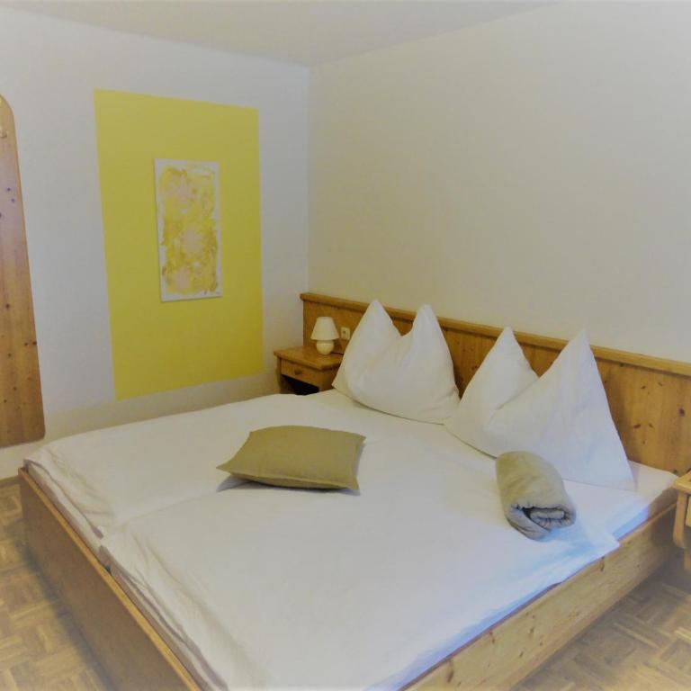 Wohlfühl-PENSION KREISCHBERG - Doppel-/Zweibettzimmer mit Aussicht - 1