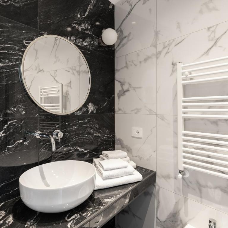 Zara Rooms - Camera King con Balcone - 10