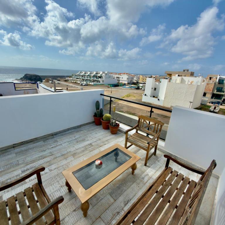 Casa Patrizia a Modern Ocean View Surf & Beaches Walk in ElCotillo - Apartamento de 1 dormitorio - 2
