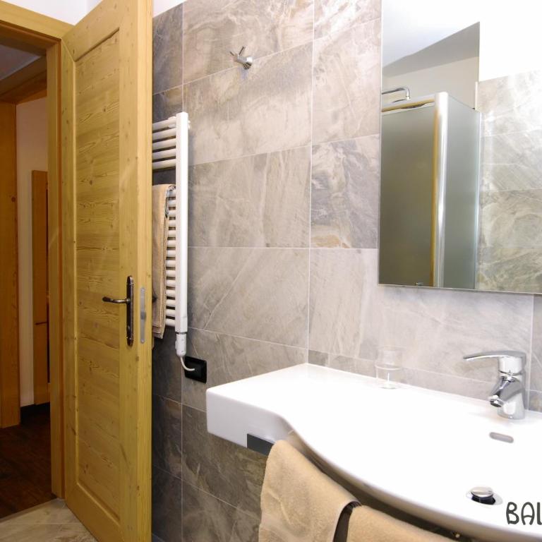 Residence Baita Cusini - Superior Two-Bedroom Apartment (4 Adults) - 6