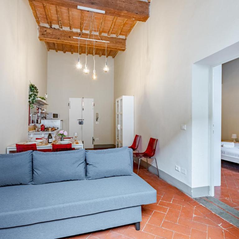 Hostly San Lorenzo Urban Loft - One-Bedroom Deluxe Apartment - 4