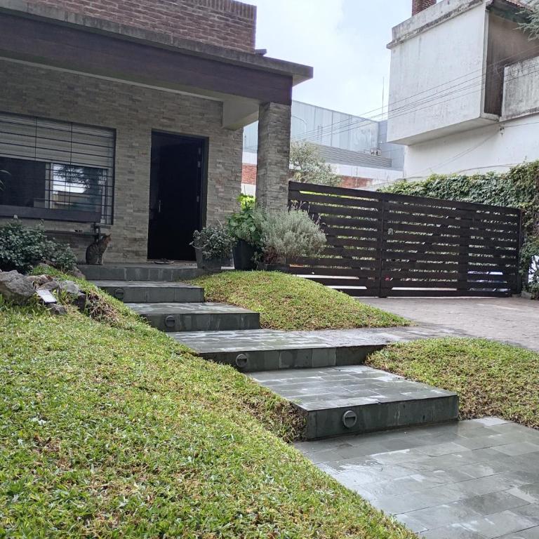 La Pinta Càlida casa en Malvìn con cochera - One-Bedroom House - 1