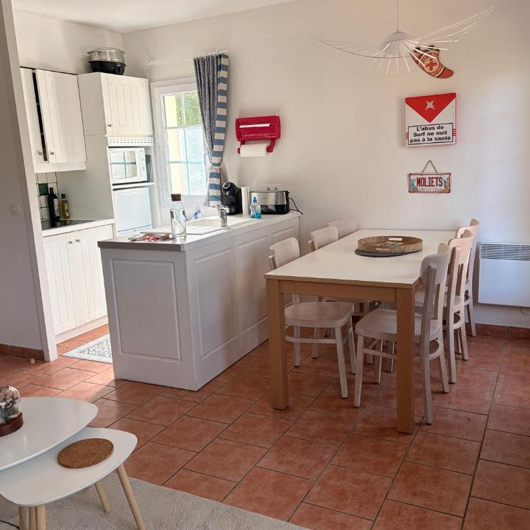 Maison villa Lilou, Pierre et vacances, avec piscine, vue golf, plage à 10 min à pied, linge inclus - Maison 3 Chambres - 5