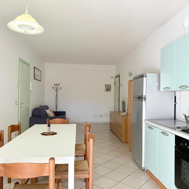 RP05 - Cesenatico, trilocale con balcone e garage vicino al mare - Appartamento con 2 Camere da Letto - 6
