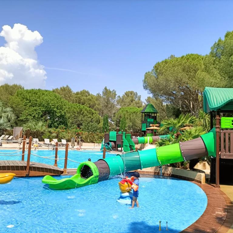 Luxe 6 persoons Chalet camping Leï Suves Cote d'Azur Roquebrune-sur argens - Chalet 3 Chambres - 14