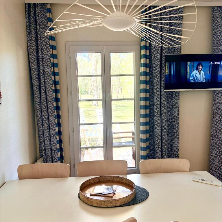 Maison villa Lilou, Pierre et vacances, avec piscine, vue golf, plage à 10 min à pied, linge inclus - Maison 3 Chambres - 4