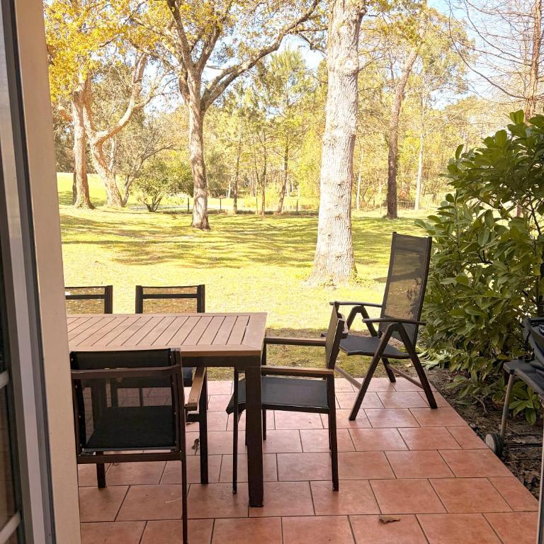 Maison villa Lilou, Pierre et vacances, avec piscine, vue golf, plage à 10 min à pied, linge inclus - Maison 3 Chambres - 13