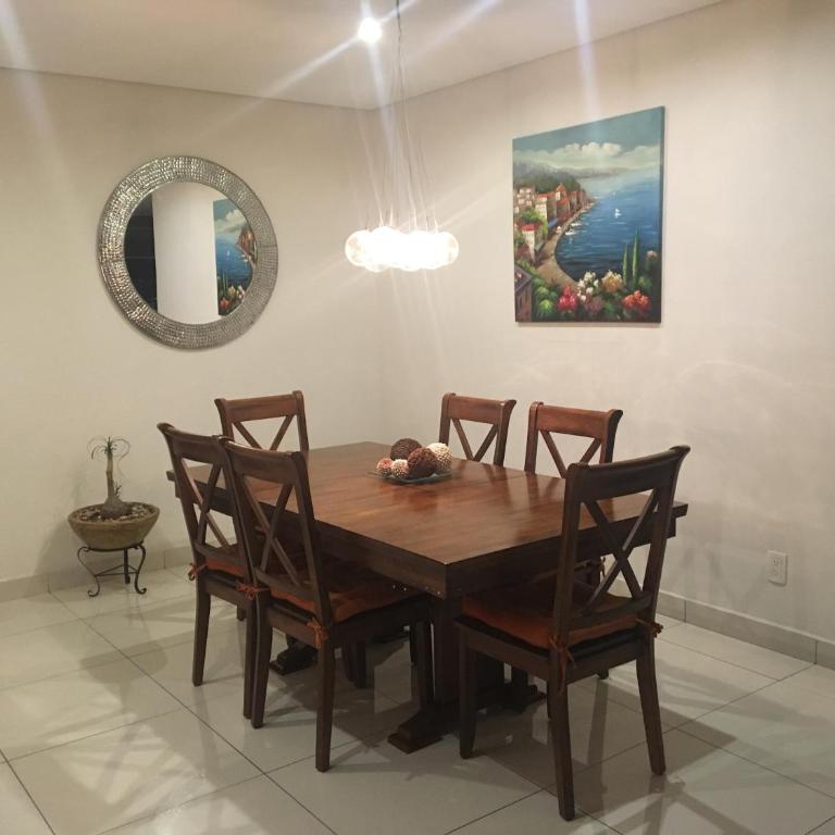 Napoles Condo Suites - Deluxe Double Room with Balcony - 7
