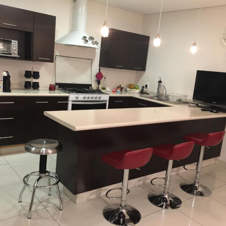 Napoles Condo Suites - Deluxe Double Room with Balcony - 6