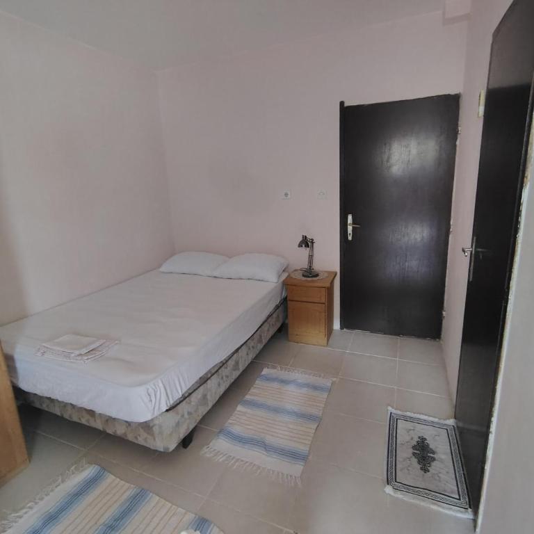 Guest house Ruzica - Dvokrevetna Soba sa Bračnim Krevetom i Sopstvenim Kupatilom - 5