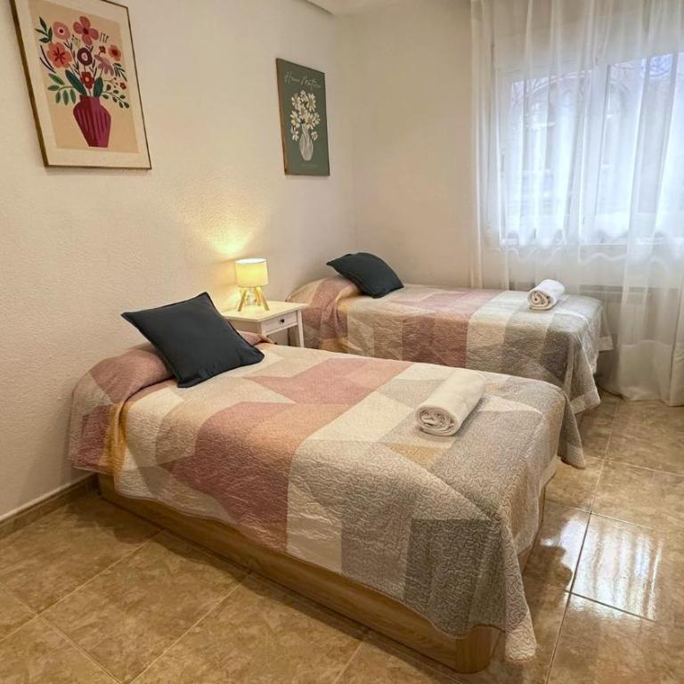 Habitaciones Díaz - Twin Room with Shared Bathroom - 1
