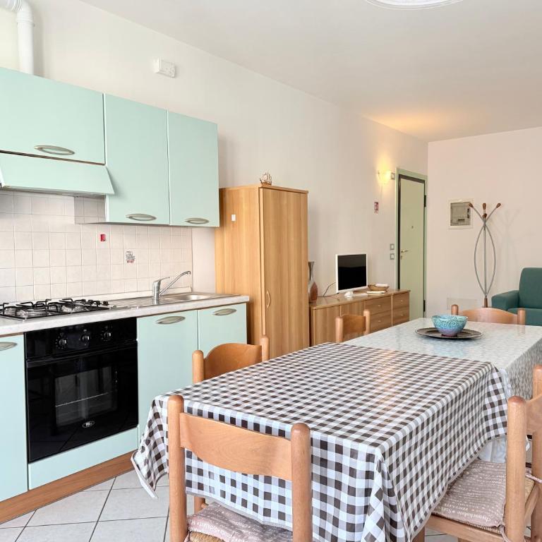 RP08 - Cesenatico, trilocale con balcone e garage vicino al mare - Appartamento con 2 Camere da Letto - 1