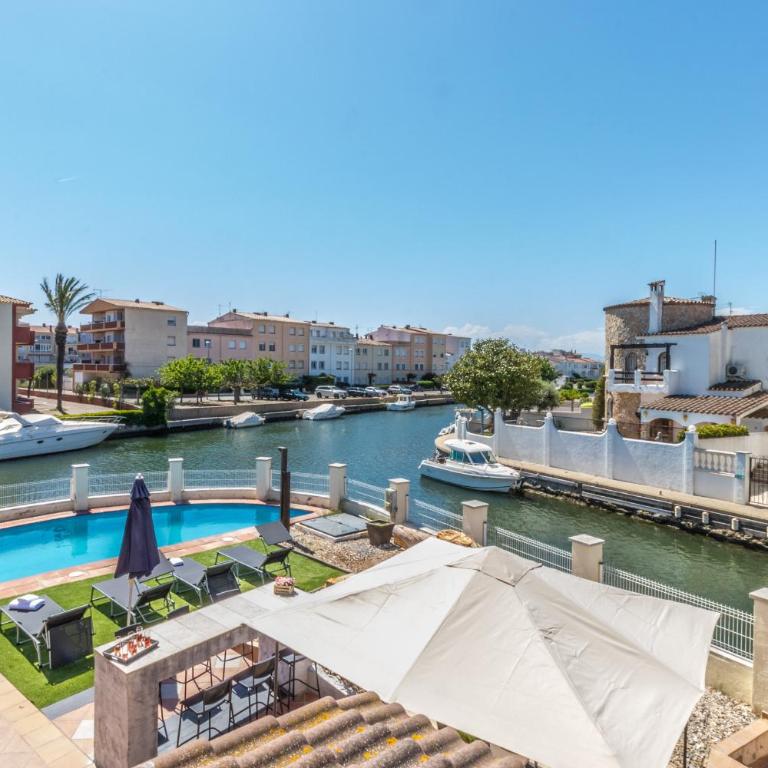 5 BEDROOMS, 3 BATHROOMS, 15M MOORING, PRIVATE POOl - Casa - 2
