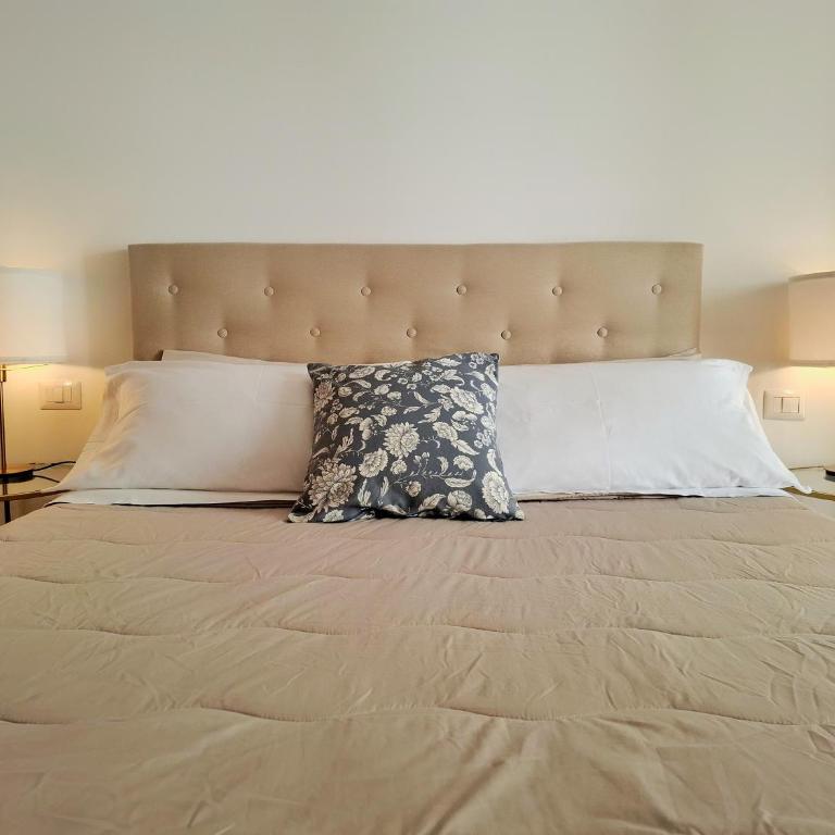 Elicriso Suites - Double Room with Private Bathroom - 1