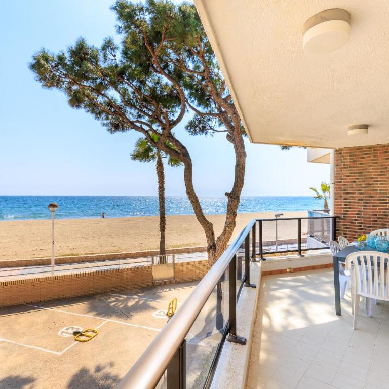 UHC Mexico Family Apartments - Three-Bedroom Apartment - 2