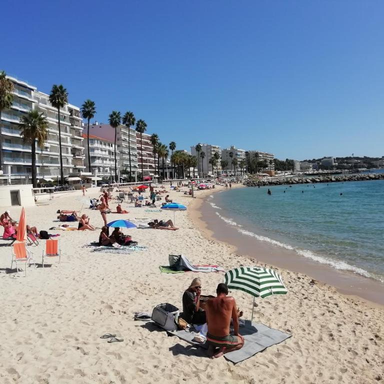 Juan-Les-Pins centre - Appartement 2 Chambres - 30