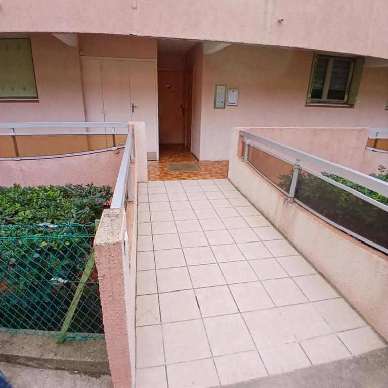 Bel F2 terrasse SUD à 5 min thermes - One-Bedroom Apartment - 2