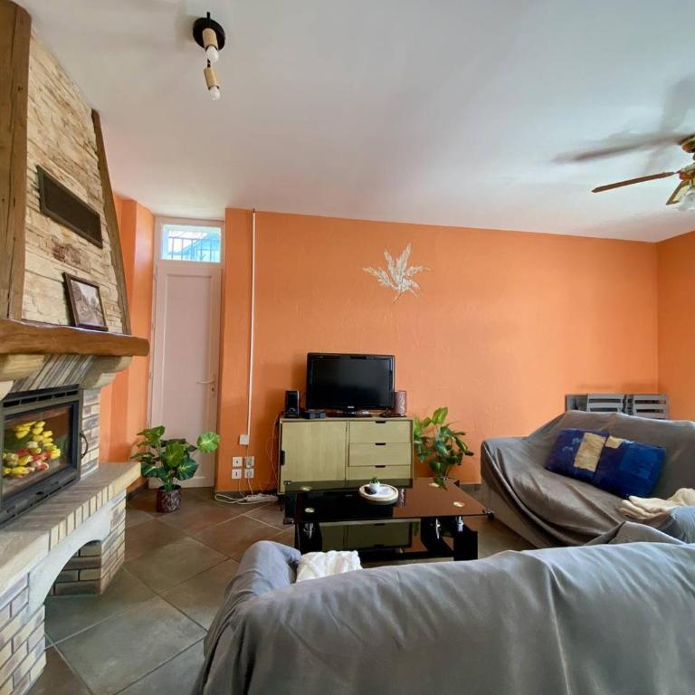Cambo-les-Bains : T3 rénové, 4 pers, proche thermes, wifi - Appartement 2 Chambres - 32
