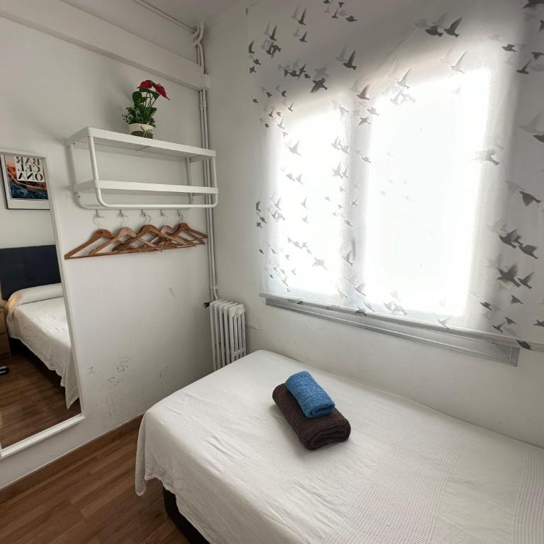 Alojamiento Catalunya - Twin Room - 3
