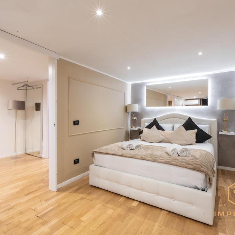 Teatro Pace Palace - Historic Center, luxury apartment, 3 bdr, A-C - Appartamento con 3 Camere da Letto - 1