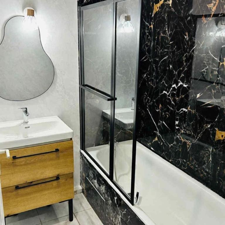 Renovated apartment ideal for 6 people, 7 min walk to Pontillas - Appartement - 2