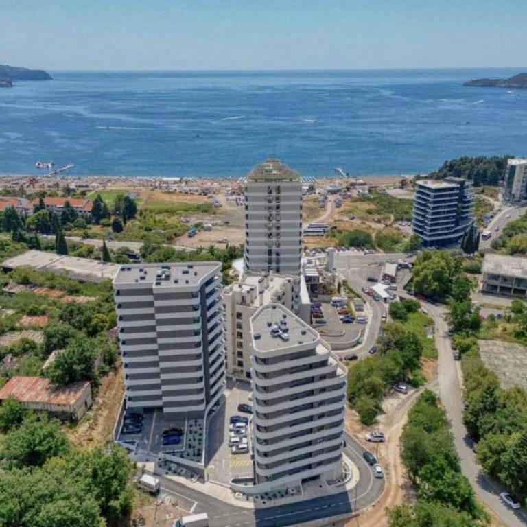 Luxury 2BR Sea View & Garage & Twin Towers Becici - Apartman sa 2 Spavaće Sobe, Terasom i Pogledom na More - 39