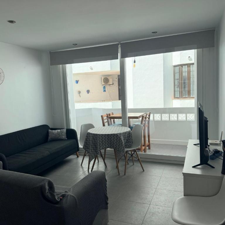 Apartamento en Paseo Marítimo de Barbate con plaza de garaje opcional - Apartamento de 2 dormitorios - 2
