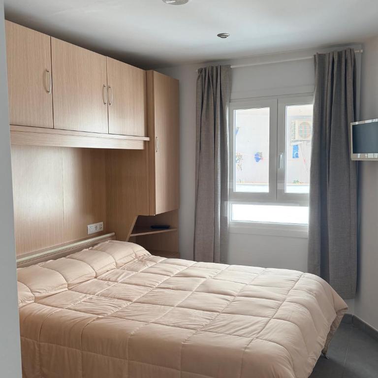 Apartamento en Paseo Marítimo de Barbate con plaza de garaje opcional - Apartamento de 2 dormitorios - 4