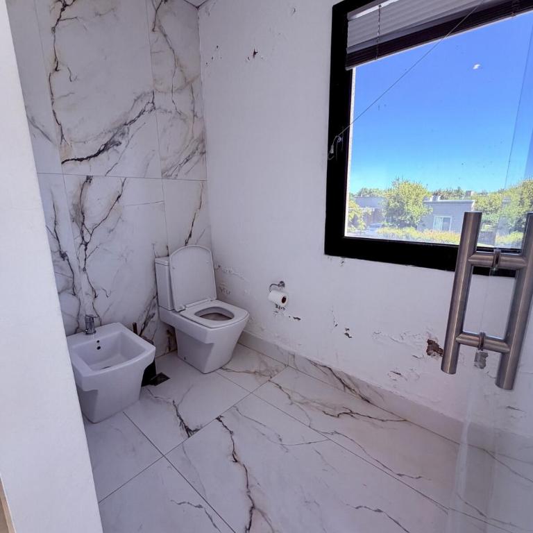 Casa con piscina en Estancias del Pilar, 3 dormitorios, jardín y parrilla - Three-Bedroom House - 15