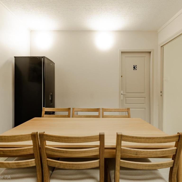Appartement 6 personnes - 3 chambres - Proche Stade des Alpes et Centre-ville - Apartment mit 3 Schlafzimmern - 12