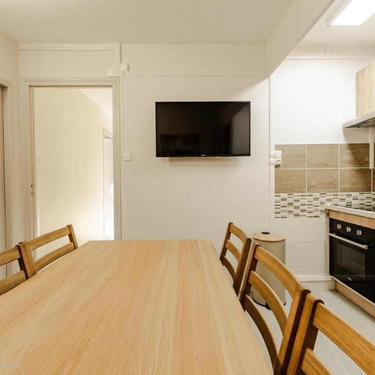 Appartement 6 personnes - 3 chambres - Proche Stade des Alpes et Centre-ville - Apartment mit 3 Schlafzimmern - 13